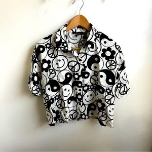 Forever 21 Shirt Sleeve Peace Top Sz L